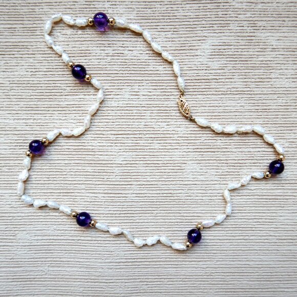 Vintage Pearl & Amethyst Necklace with 14K Gold Clasp - Picture 4 of 8